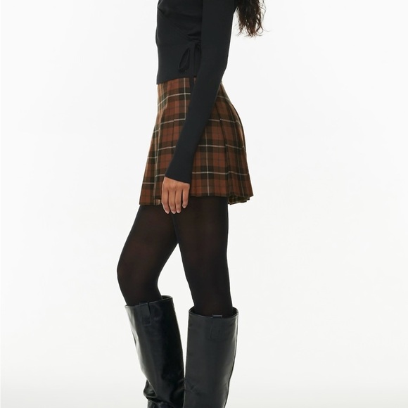 Aritzia sunday best olive skirt - Picture 5 of 6